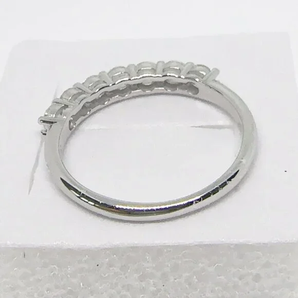 Sterling Silver Moissanite Wedding Band Ring 0.6ct DEF VVS1 - Picture 7 of 7